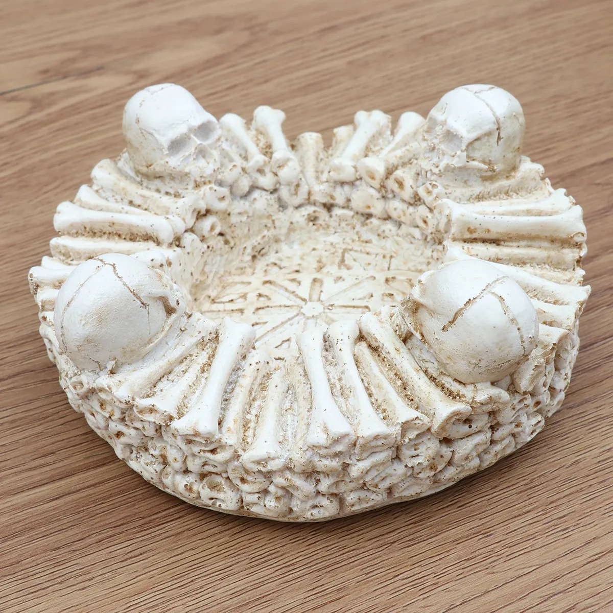 

Настольные аксессуары, декор на Хэллоуин, уличные украшения, декоративные черепа, эстетичная пепельница