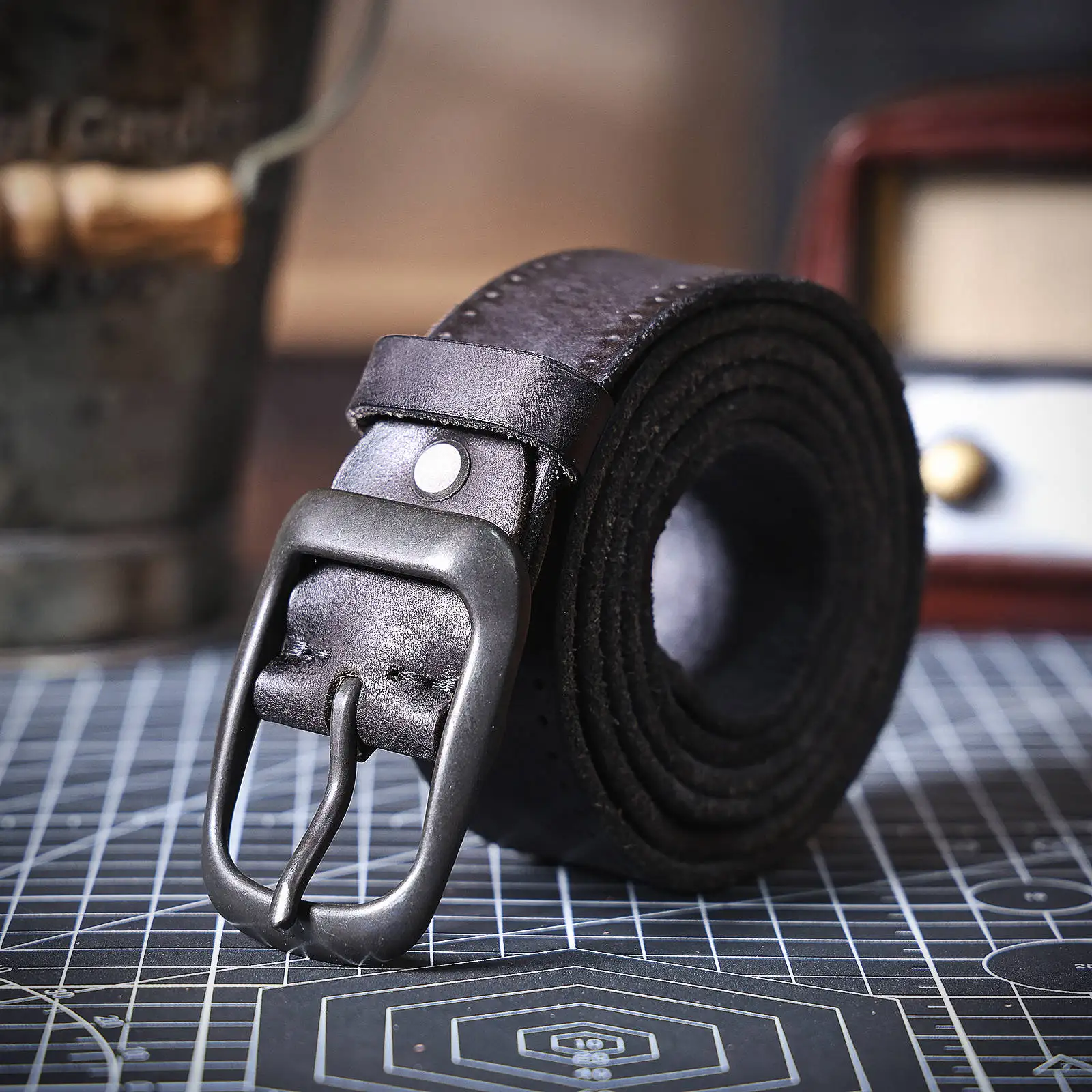Echtleder-Herrengürtel aus Rindsleder, italienisches dickes Leder mit Geschenkbox, vielseitiger Retro-Jeansgürtel für Herren, ideale Wahl als Geschenk. – Detail 29