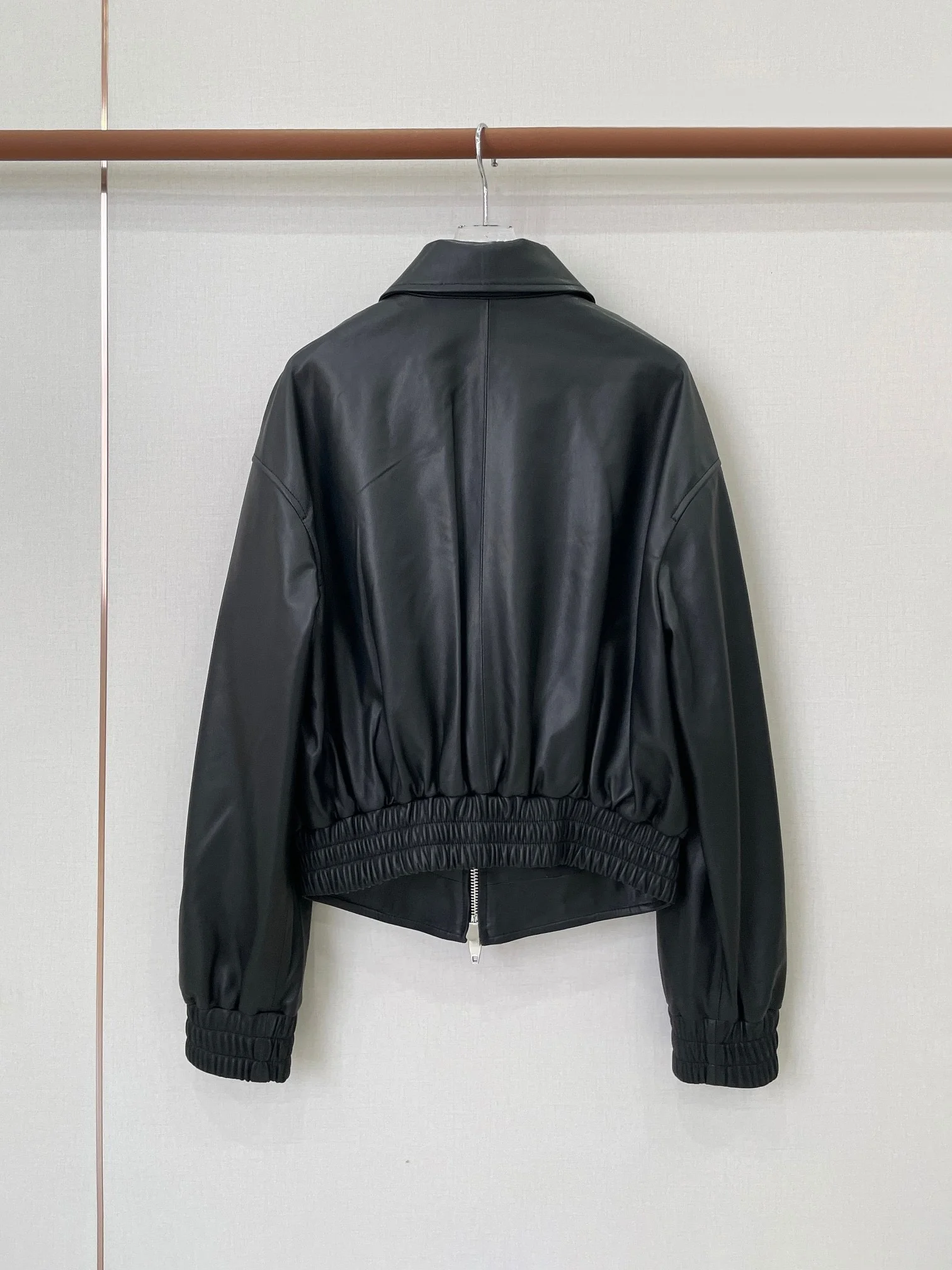 Women's Stylish Motorcycle-Style Stand Collar Zipper Sheepskin Leather Jacket Autumn Winter 2026 New Product