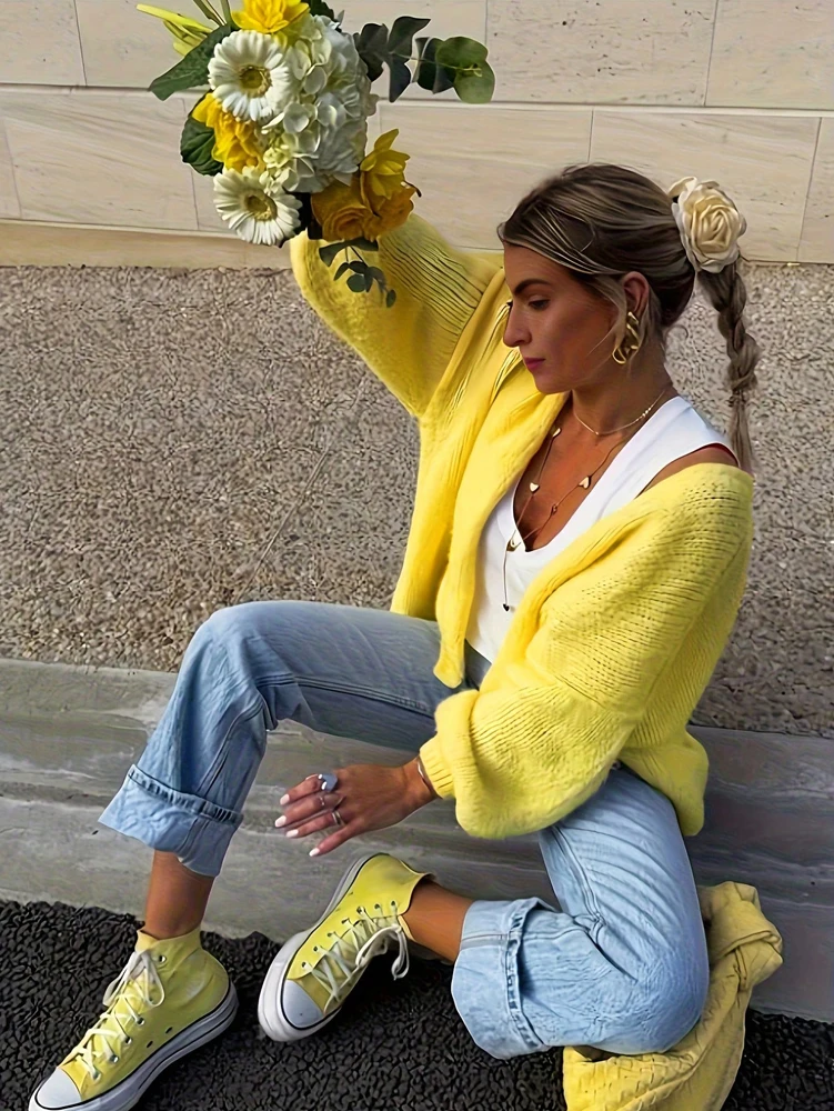 

Autumn/Winter New Arrivals Women's Solid Colour Casual V-Neck Loose-Fit Long-Sleeved Cardigan Suitable for Autumn and Winter