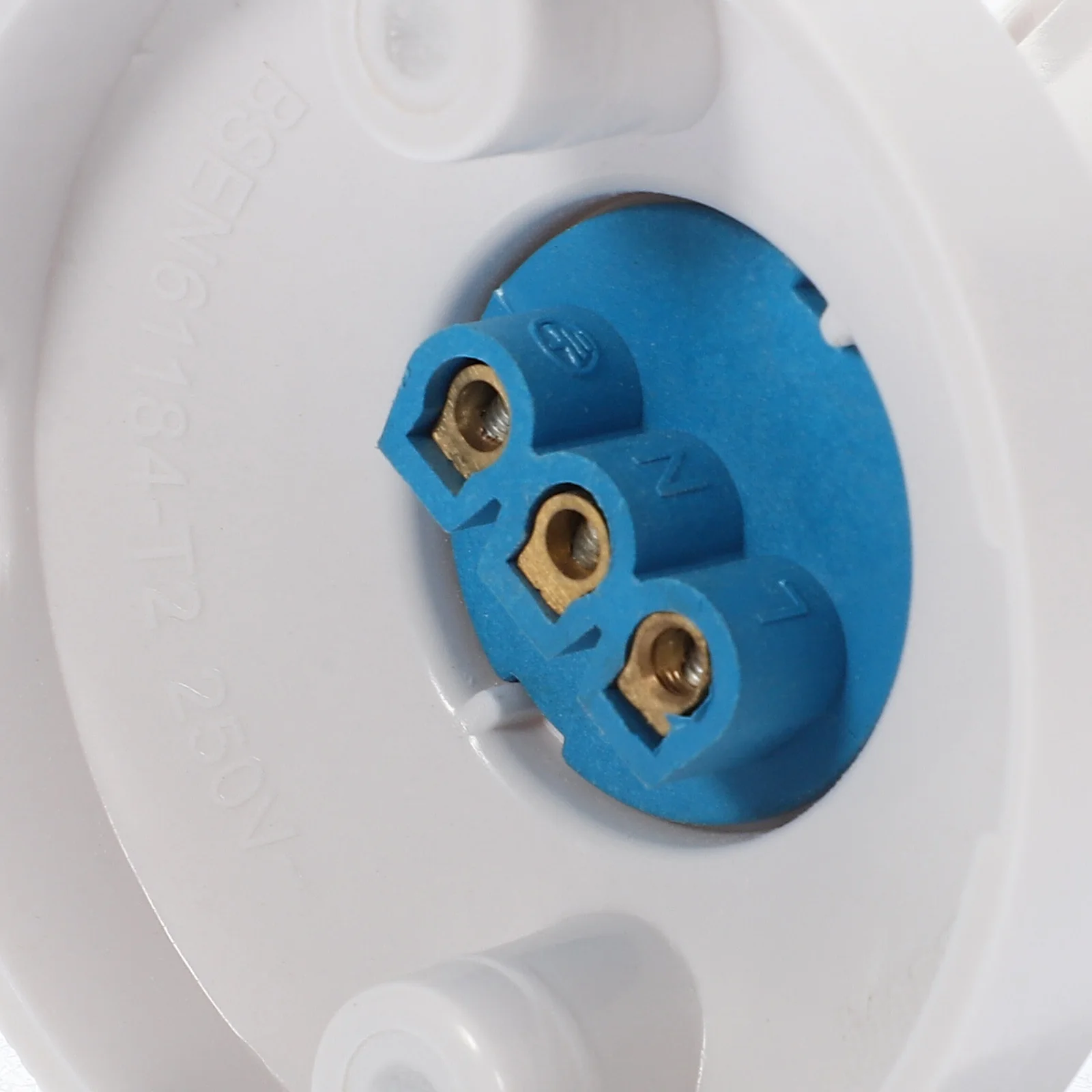 

5Pcs E27 Socket Adapter Light Bulb Base Chandelier Lamp Holder Durable Practical Easy Install Ceiling Fittings