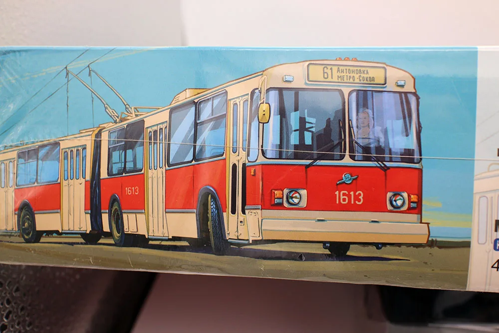 NUOVI Modelli AVD Scala 1:43 Trolleybus ZIU-10 URSS Bus Diecast Model Kit 4024AVD Giocattoli smontati per la raccolta Regalo