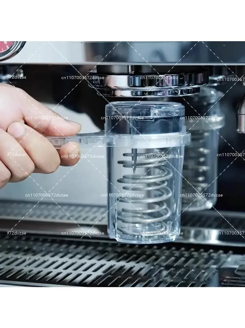 macchina-da-caffe-semi-automatica-con-gruppo-erogatore-e61-in-acciaio-inox-dispositivo-per-la-pulizia-del-gruppo-erogatore-con-scarico-automatico