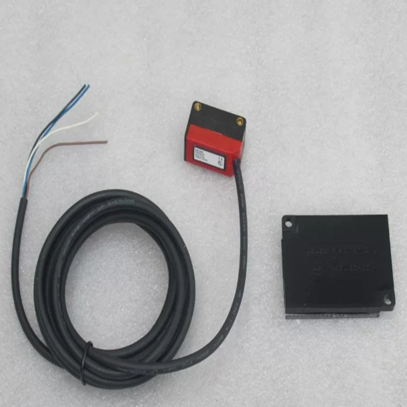 Photoelectric Sensor PRK5/4P PRK5/4P-M8, Item Number 50117705 50117706 Mirror-reflective photoelectric sensor