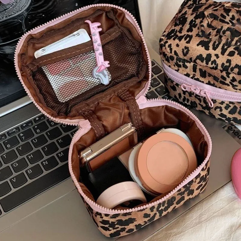 Retro Leopard Print Women Makeup Bag Waterproof Vintage Cosmetic Case Small Travel Organizer Portable Toiletry Pouch Women Girls