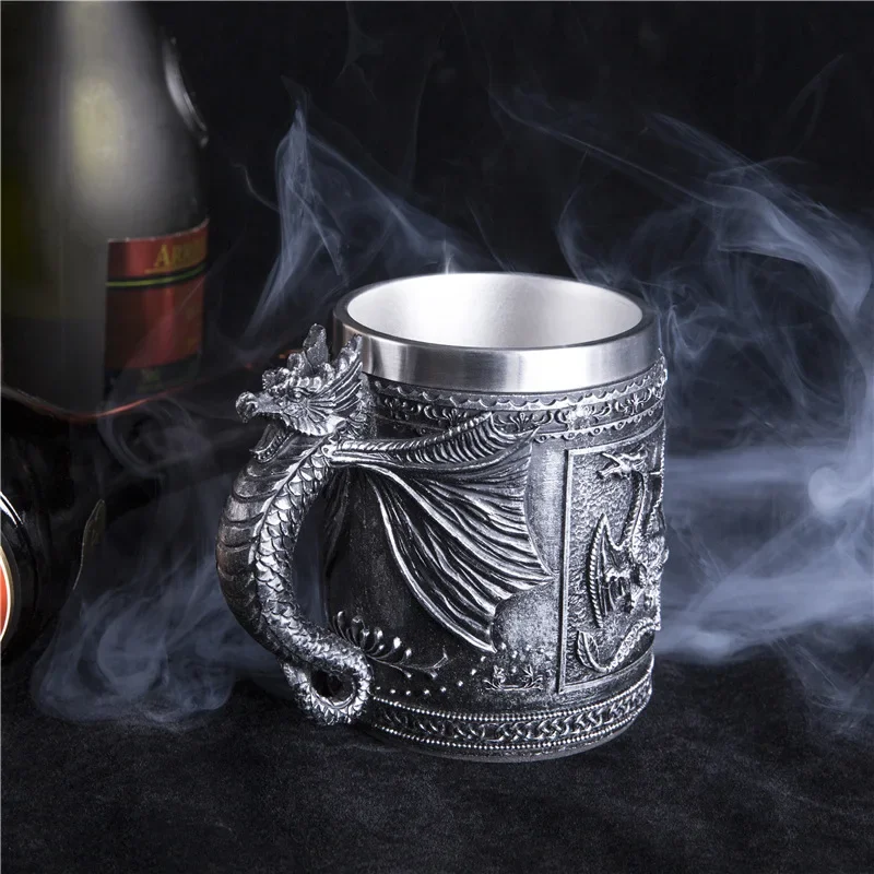 

Retro Dragon Resin Stainless Steel Beer Mug Skull Knight Tankard Halloween Coffee Cup Creative Viking Tea Mug Pub Bar Decoration