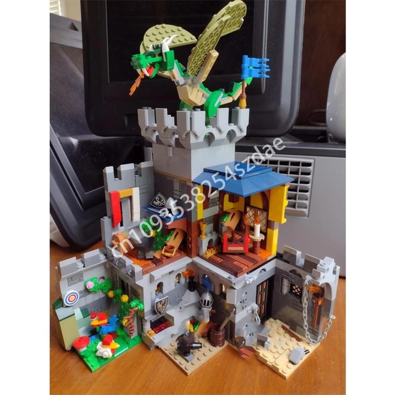 

766pcs MOC Medieval Castle Habitats Castle Building Blocks Educational creative Construction Christmas toy Gift creativity