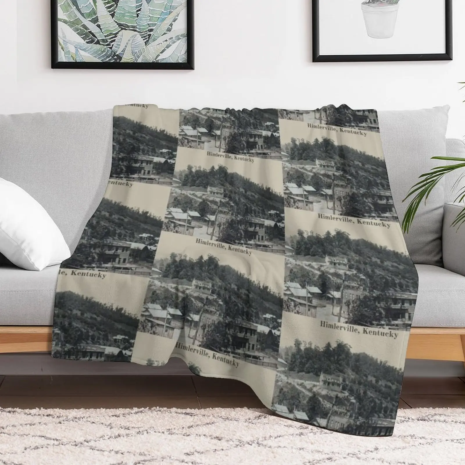 Himlerville, Kentucky Throw Blanket