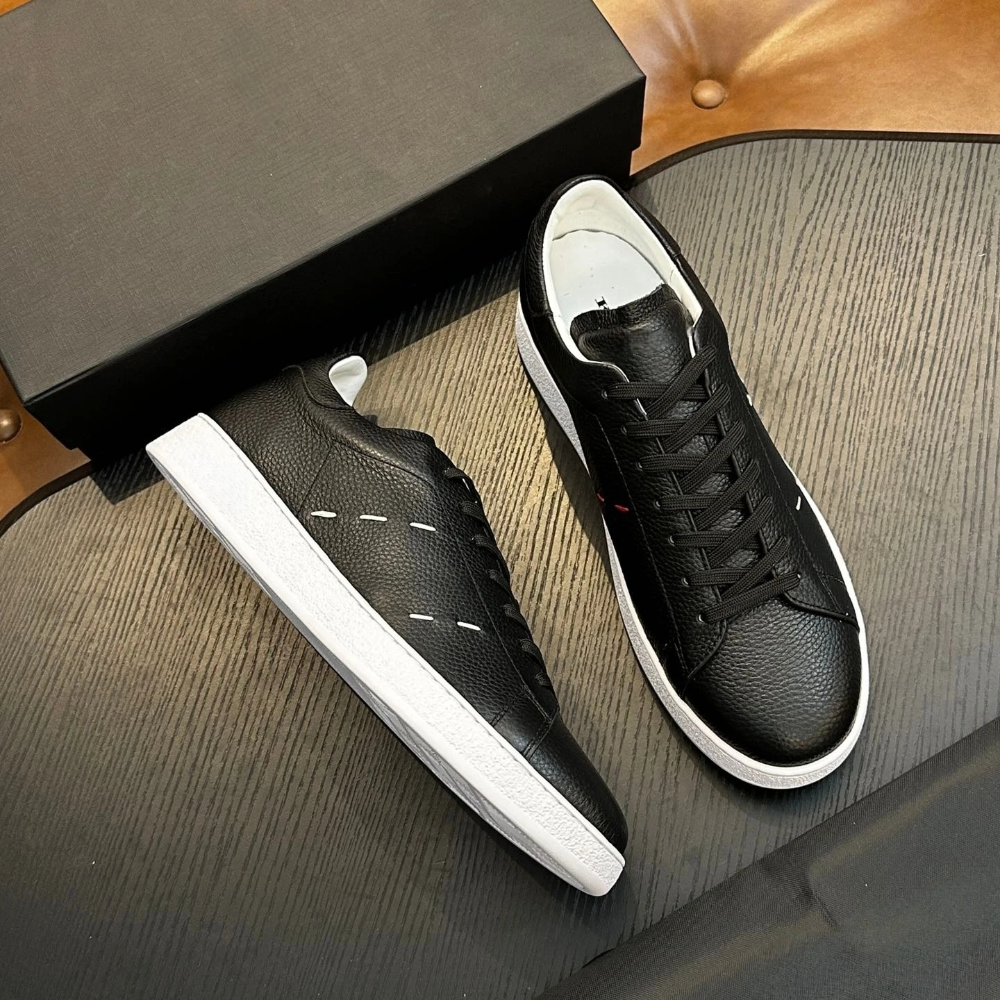 

Мужские повседневные кроссовки ручной работы класса люкс из телячьей кожи: дышащие, прочные, для походов, велоспорта, бега. Отличный подарок.