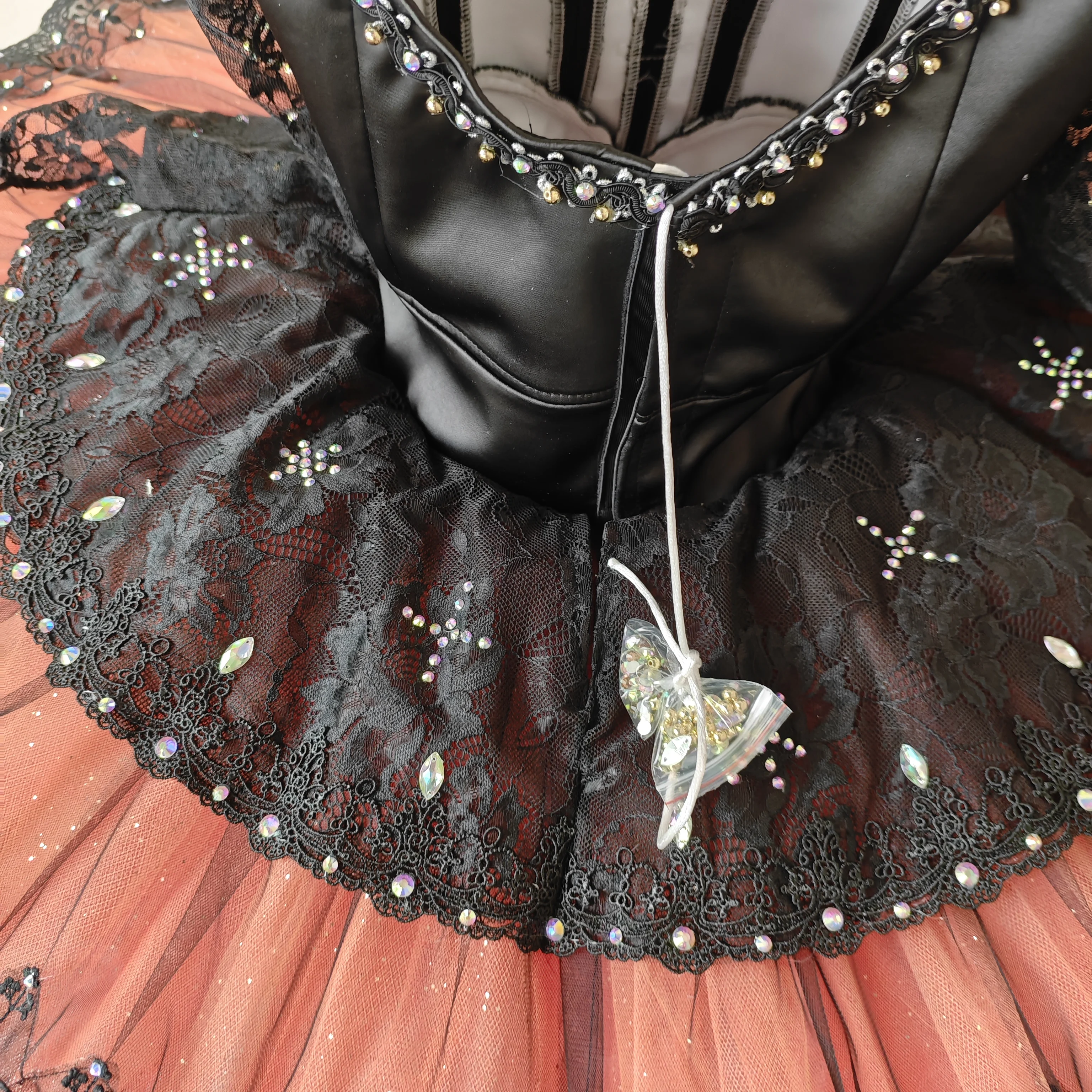 BT01567 전문 맞춤 사이즈 맞춤 색상 어린이 소녀 여성 성인 블랙 발레 튜튜 의상