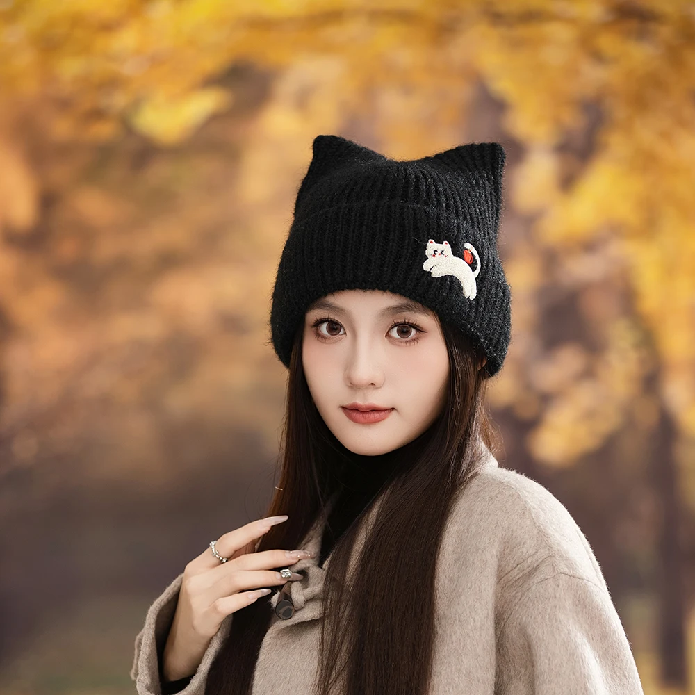 chapeus-de-inverno-femininos-nova-tendencia-versatil-quente-malha-gorro-chapeu-orelhas-de-gato-bonito-bordado-bones-para-mulher