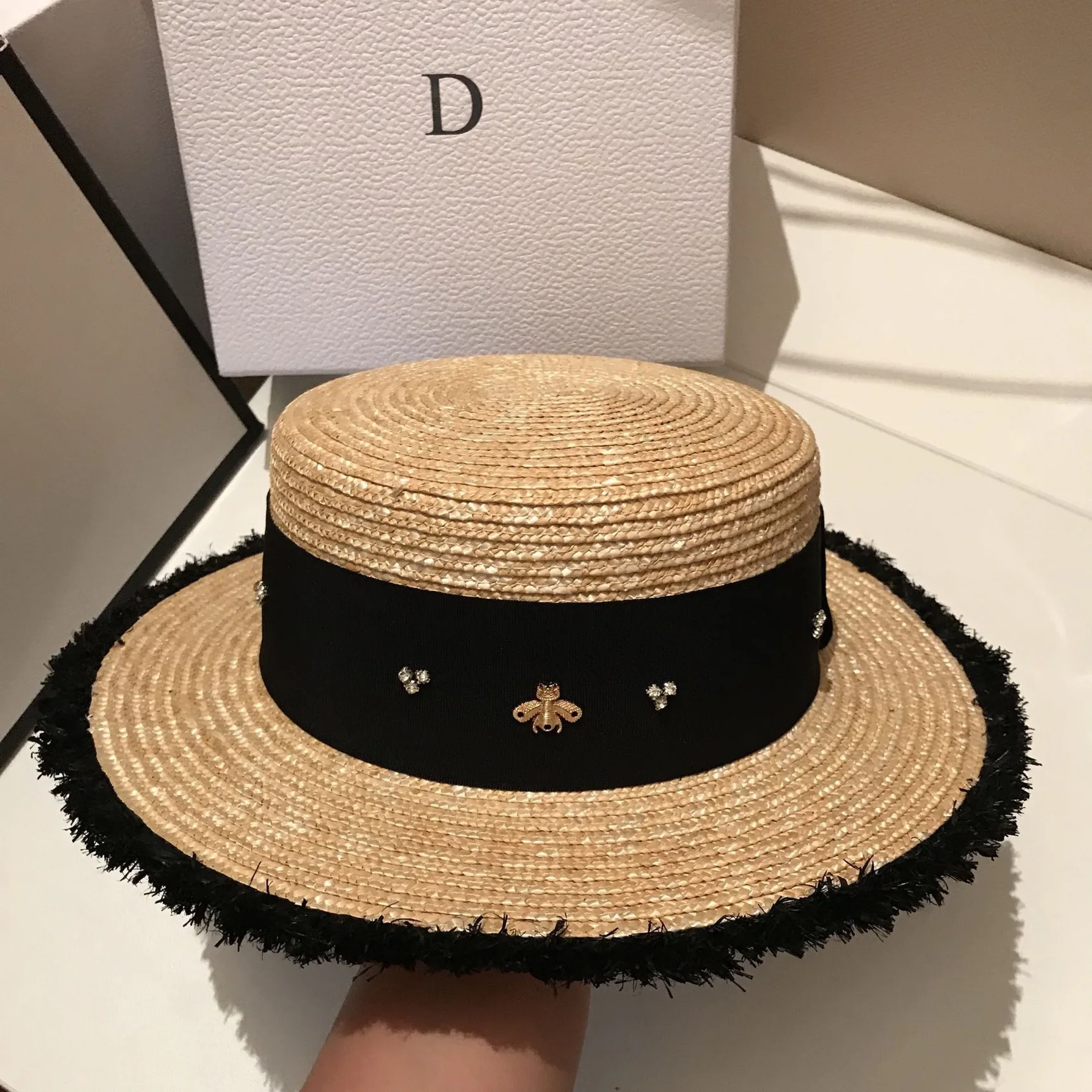 Natural grass wheat straw woven flat top hat summer outdoor shade sunscreen rhinestone women\'s straw hat travel fashion sun hat