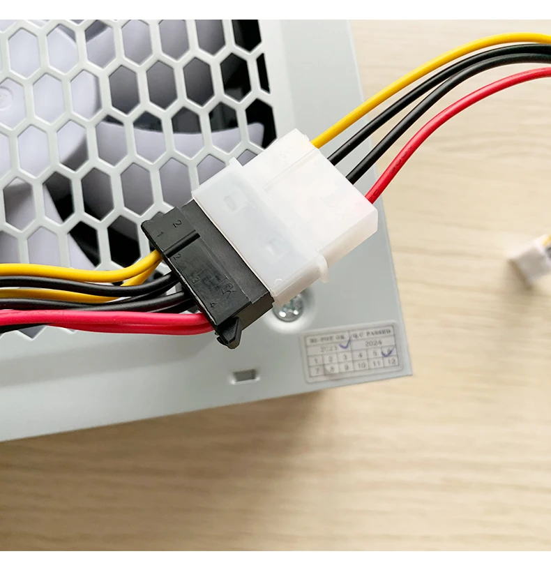 Cavo di alimentazione 4P per floppy drive Linea adattatore da grande a piccolo Accessori per periferiche per computer