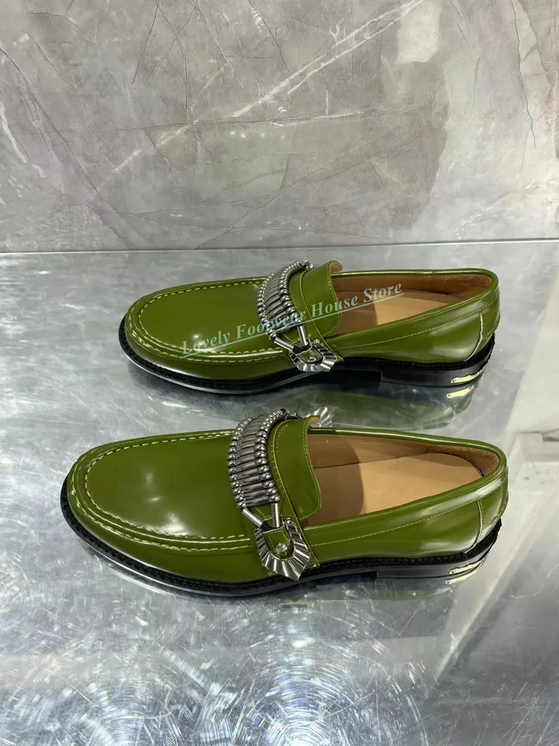 New Style Men Metal Chain Decoration Leather Loafers Shoes Fruit Green Comfortable Slip On Male Round Toe Casual Single Shoes