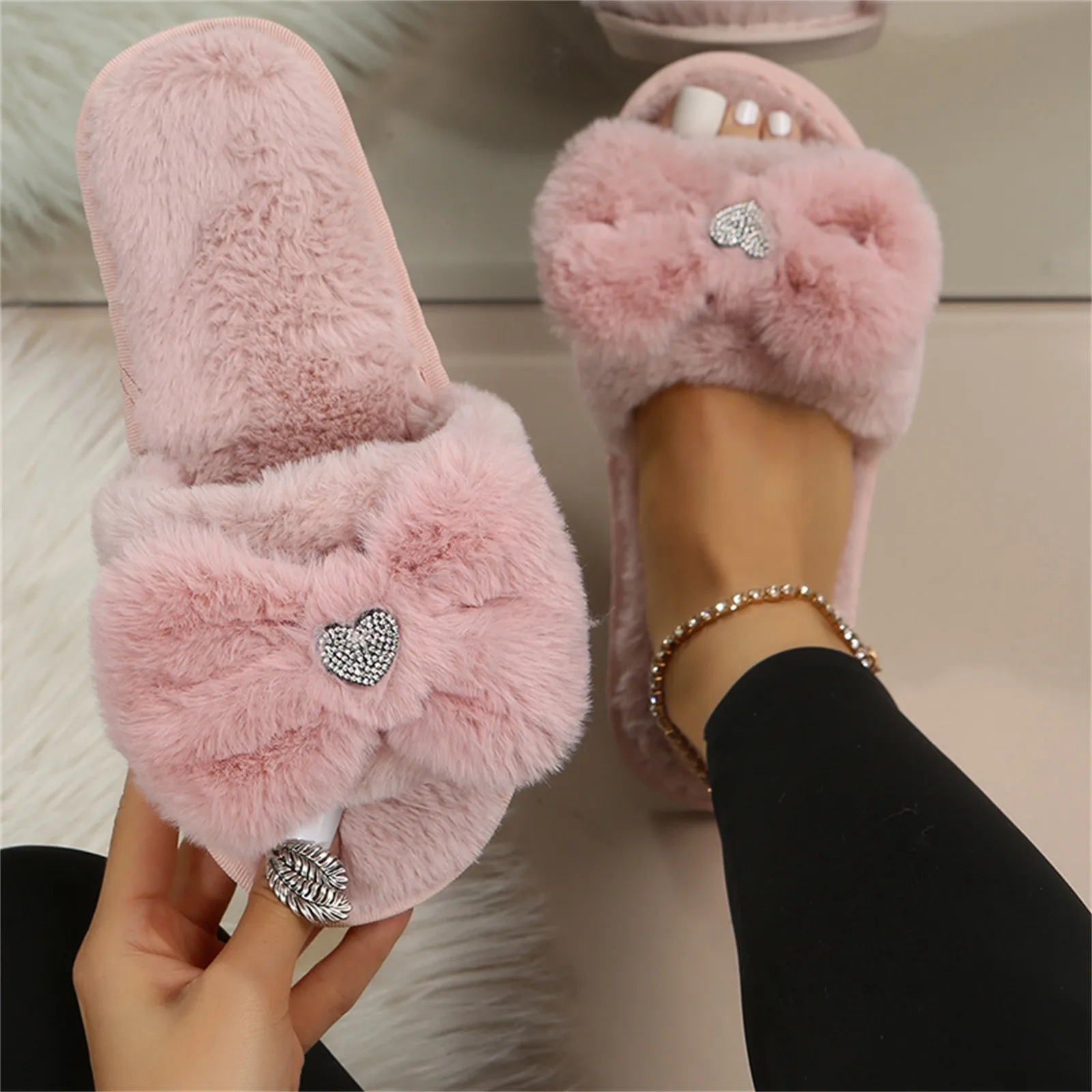 Winter New Home Cotton Shoes Indoor Thermal Slippers Women\'s Flat Shoes Crystal Bowknot Love Ladies Slippers Flip Flops Zapatos