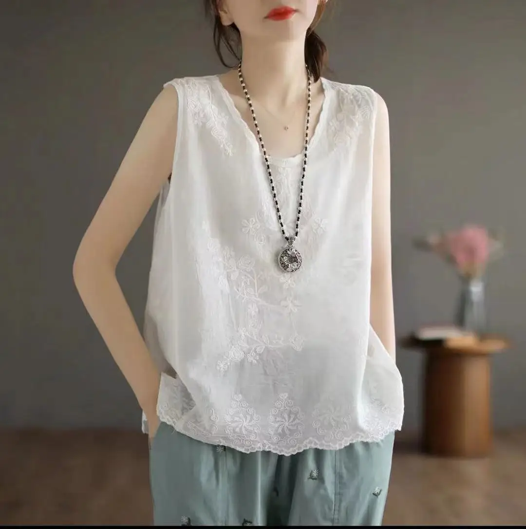 

Summer New Vintage Embroidery Lace Floral Literary Style Cotton Vest For Women Casual Sleeveless Round Neck White Thin Tank Tops