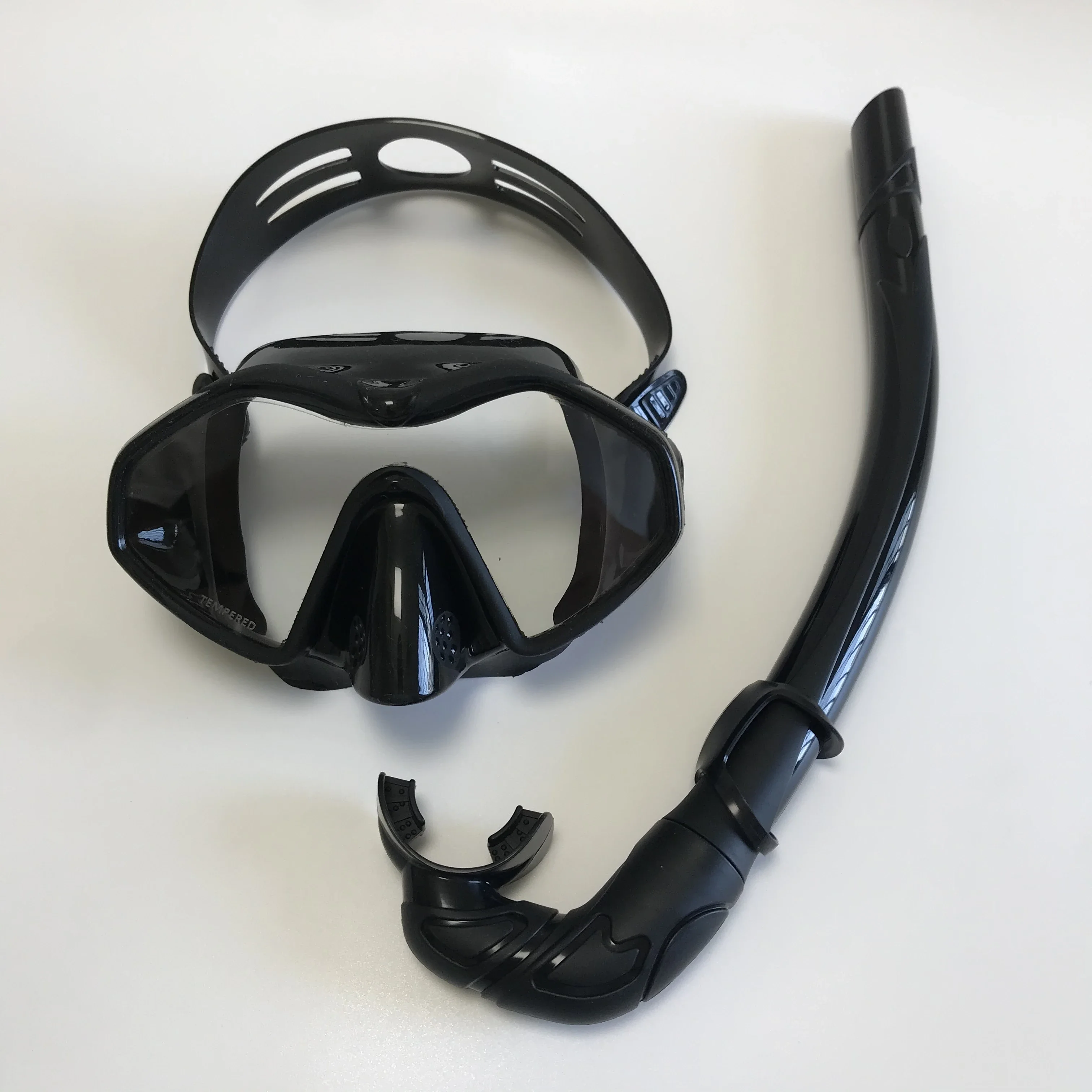 

Wholesale Adult Silicone Snorkeling Mask Set Professional Scuba Diving Set Low Volume Mask