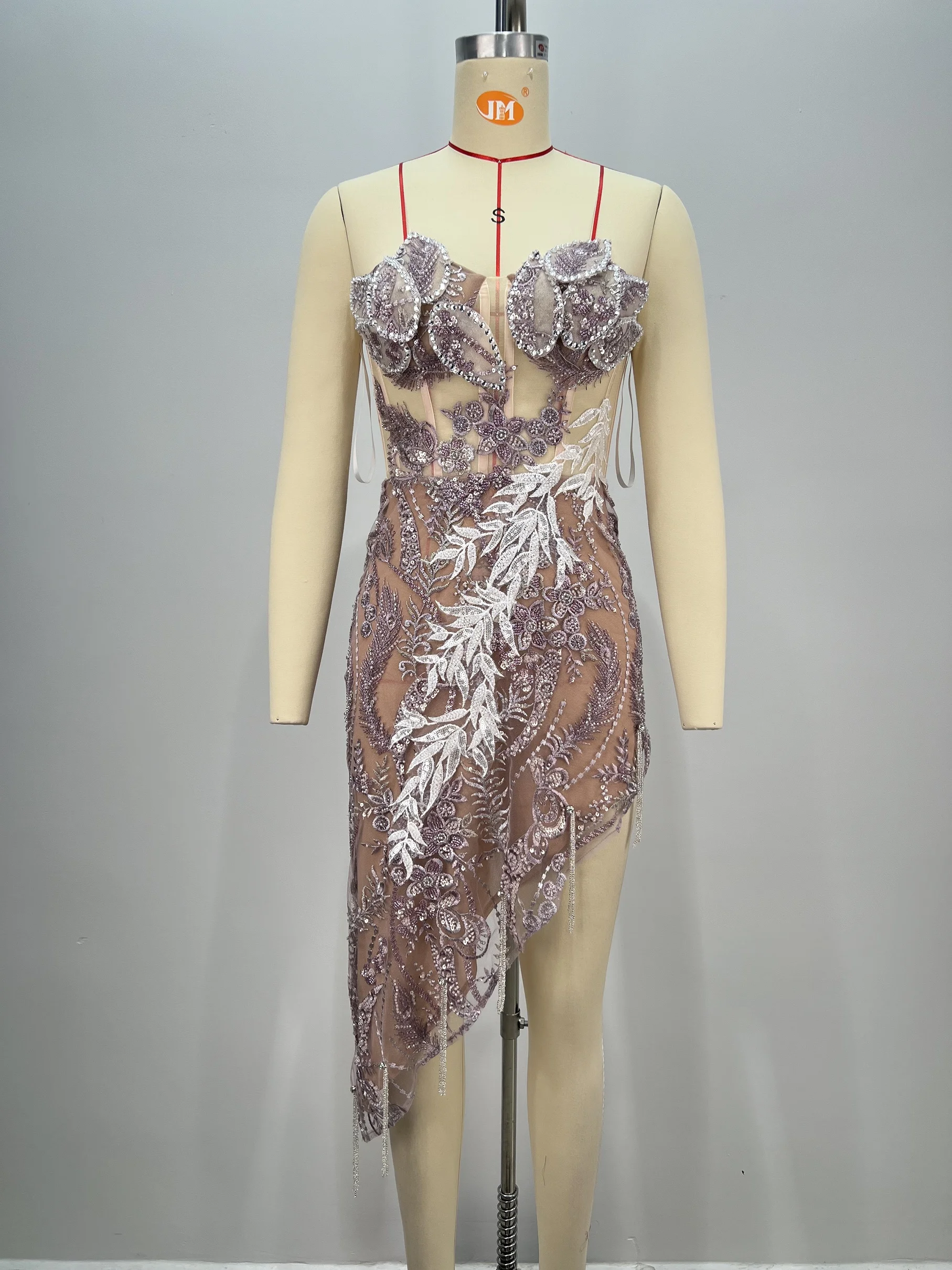 ​ ​ ผ้าพันคอสตรีชุดราตรี 3D ดอกไม้เลื่อม SHEER ตาข่ายไม่สมมาตร Fringe ชุดราตรี ​ ​ ​ ​ ชื่อพังพอน