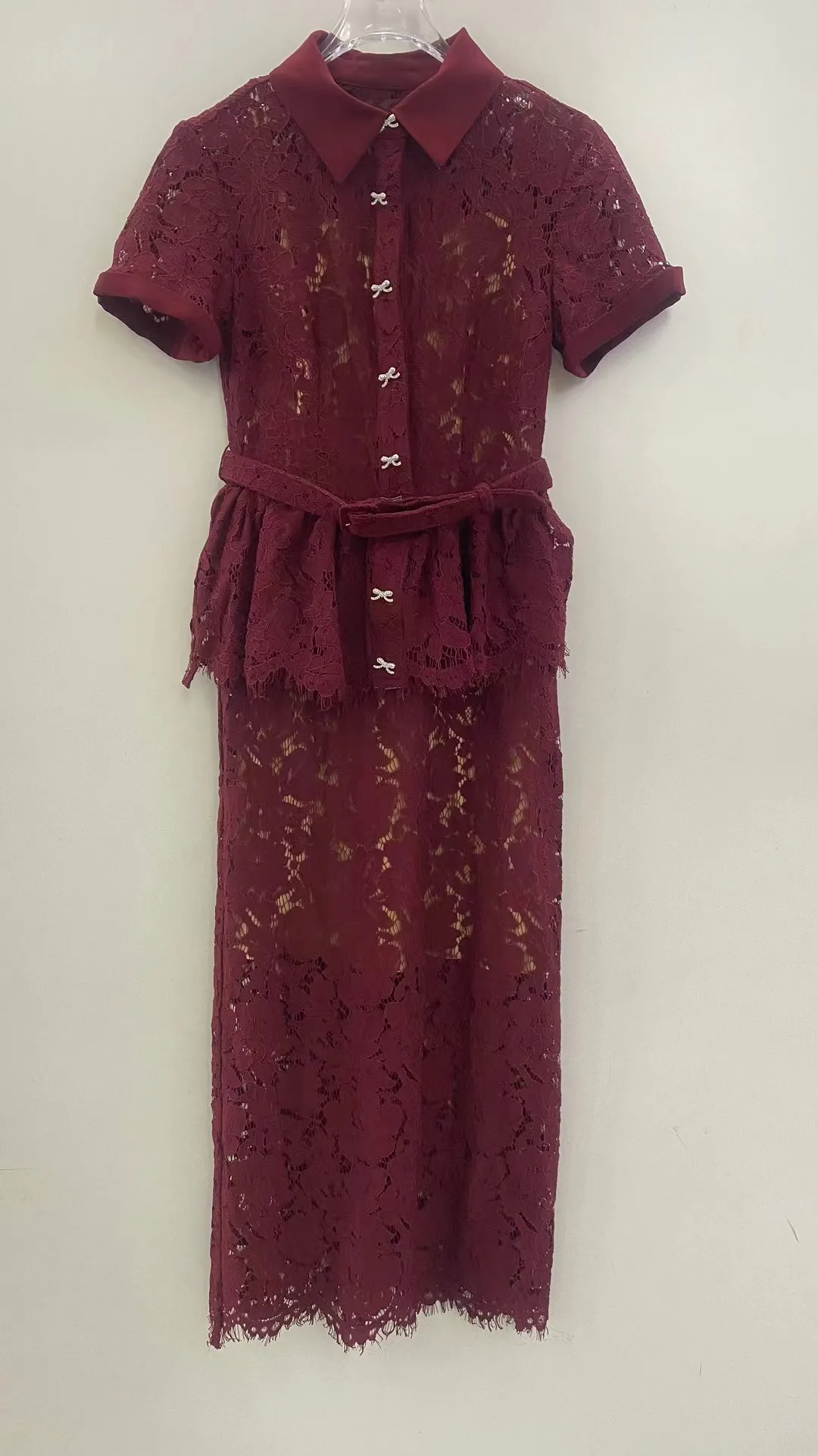 ชุดเดรสยาวปานกลางสำหรับผู้หญิง แต่งโบว์ ลูกไม้ ปักลาย แฟชั่น สวยสง่า