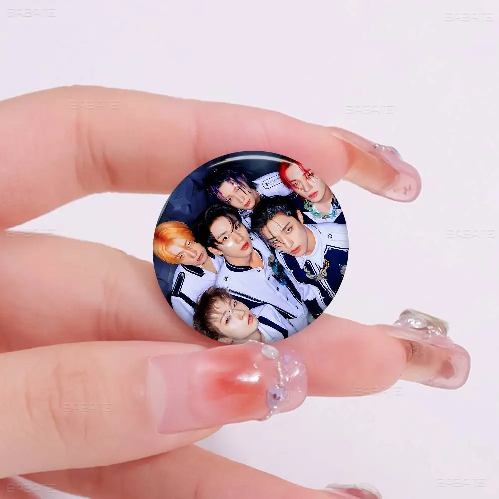 مخصص P1Harmony KPOP 32/44/58 مللي متر تخصيص زر دبابيس لطيف مضحك الإبداعية شارة مجوهرات ديكور هدايا للأصدقاء #6