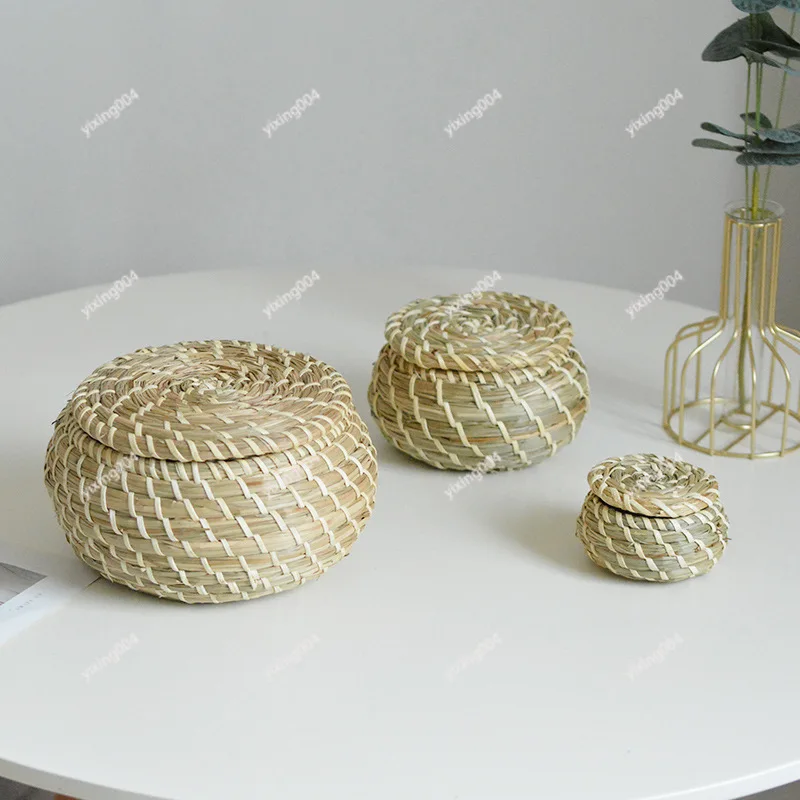 Round Lidded Seagrass Woven Storage Basket Rattan Organizer Box for Desktop Jewelry