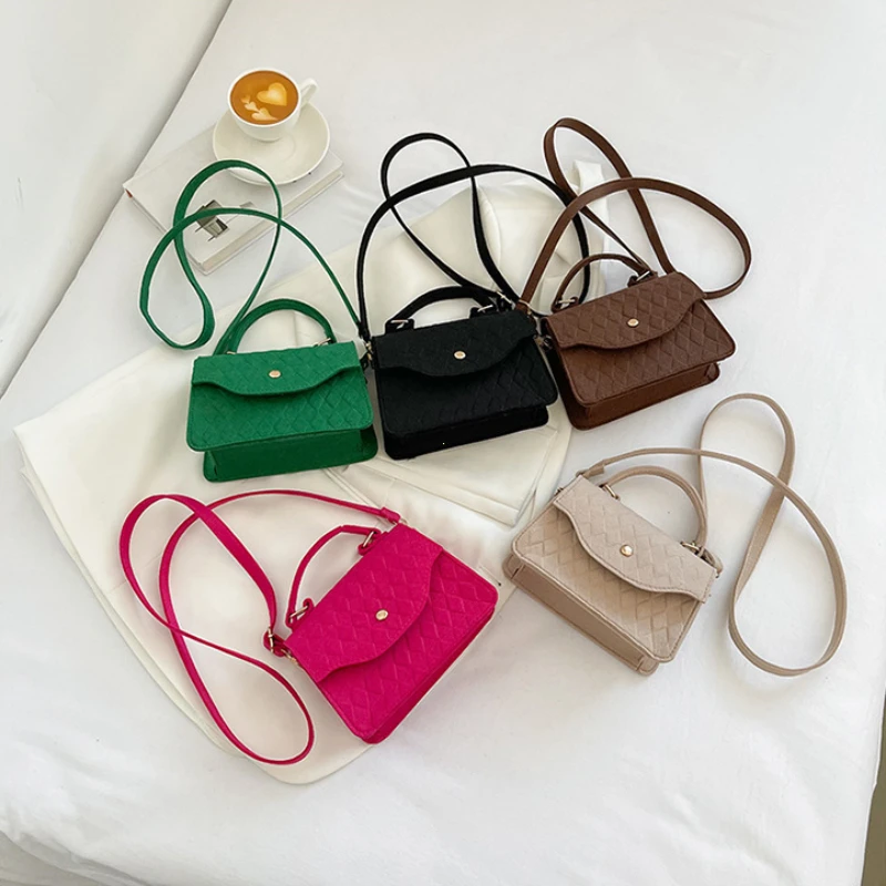 حقيبة تحت الإبط الزرقاء للمرأة الجديدة الكورية موضة السيدات حقيبة كتف الاتجاه حقائب اليد الرجعية مصمم حقائب اليد النسائية الفاخرة 2024