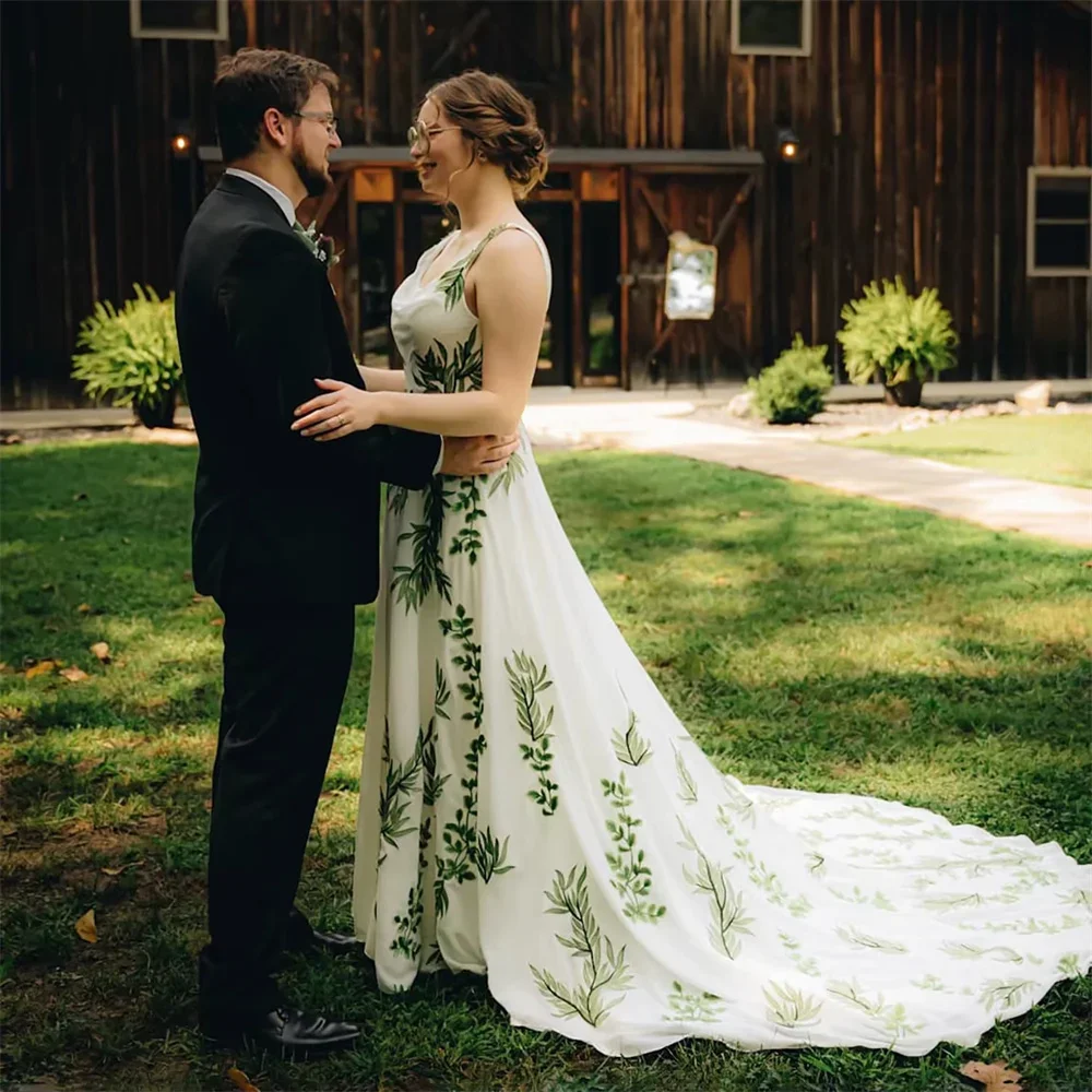 Abito da sposa Forest Sytle con applicazioni in pizzo ricamato a foglia verde Abiti da sposa a-line con strascico lungo Abiti da sposa personalizzati