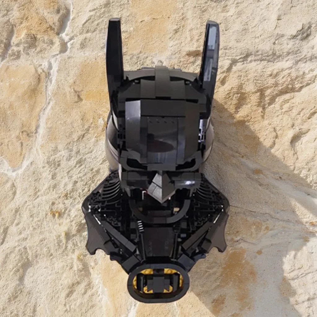 

1065PCS MOC Hero Movie Model B Batmask Premium Display Assembly Building Blocks DIY Creative Gift Collectible Decoration Ideas