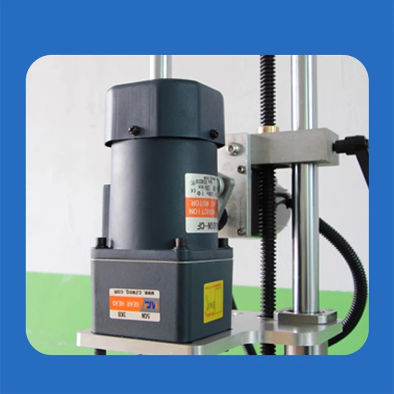 

Полуавтоматическая настольная чистая электрическая одноколесная укупорочная машина для пластиковых бутылок, укупорочная машина 10-70 мм