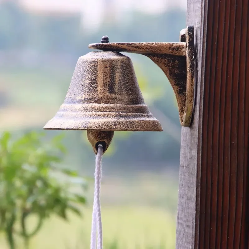 Antique Gold Horse Foot Cast Iron Wall Bell Hand Cranking For Home Garden Outdoor Front Gate Decoration Countryside Accents