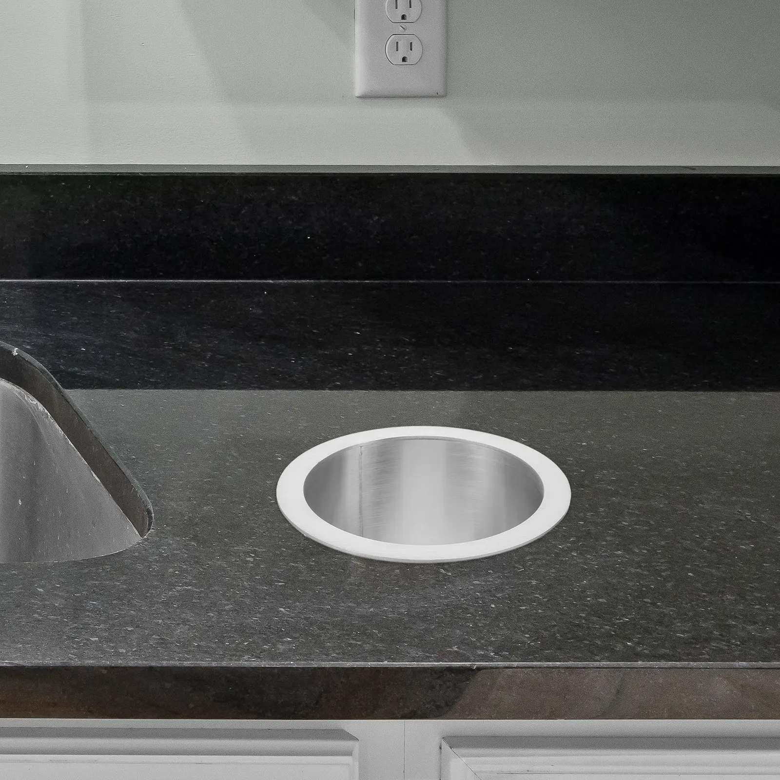 Stainless Steel Round Trash Chute Grommet Drop-in Countertop Built-in Waste Chute for Kitchen Bench Desktop Corrosion Resistant