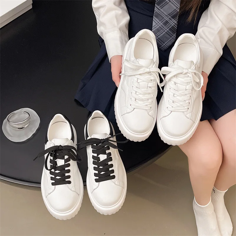 

Новые повседневные кроссовки на шнуровке с платформой и толстой подошвой, удобные белые прогулочные туфли для женщин, коллекция Весна 2026