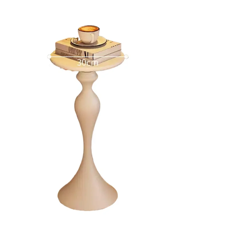 Table d'appoint Vintage française, meuble de chevet avec cadre en métal, Table d'appoint américaine du milieu du siècle pour salon ou étagère d'angle basse