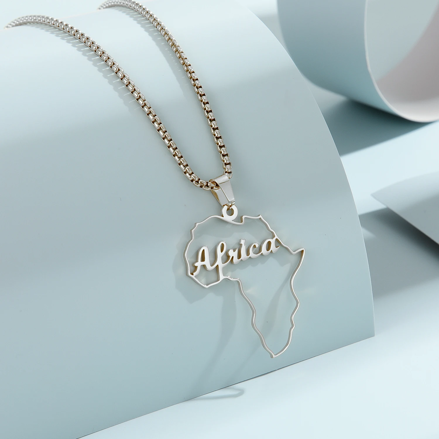 1pcVersatile Butterfly Personalized English Letter Pendant Necklace Customized Name Adjustable Neck Chain Decoration Daily Wear