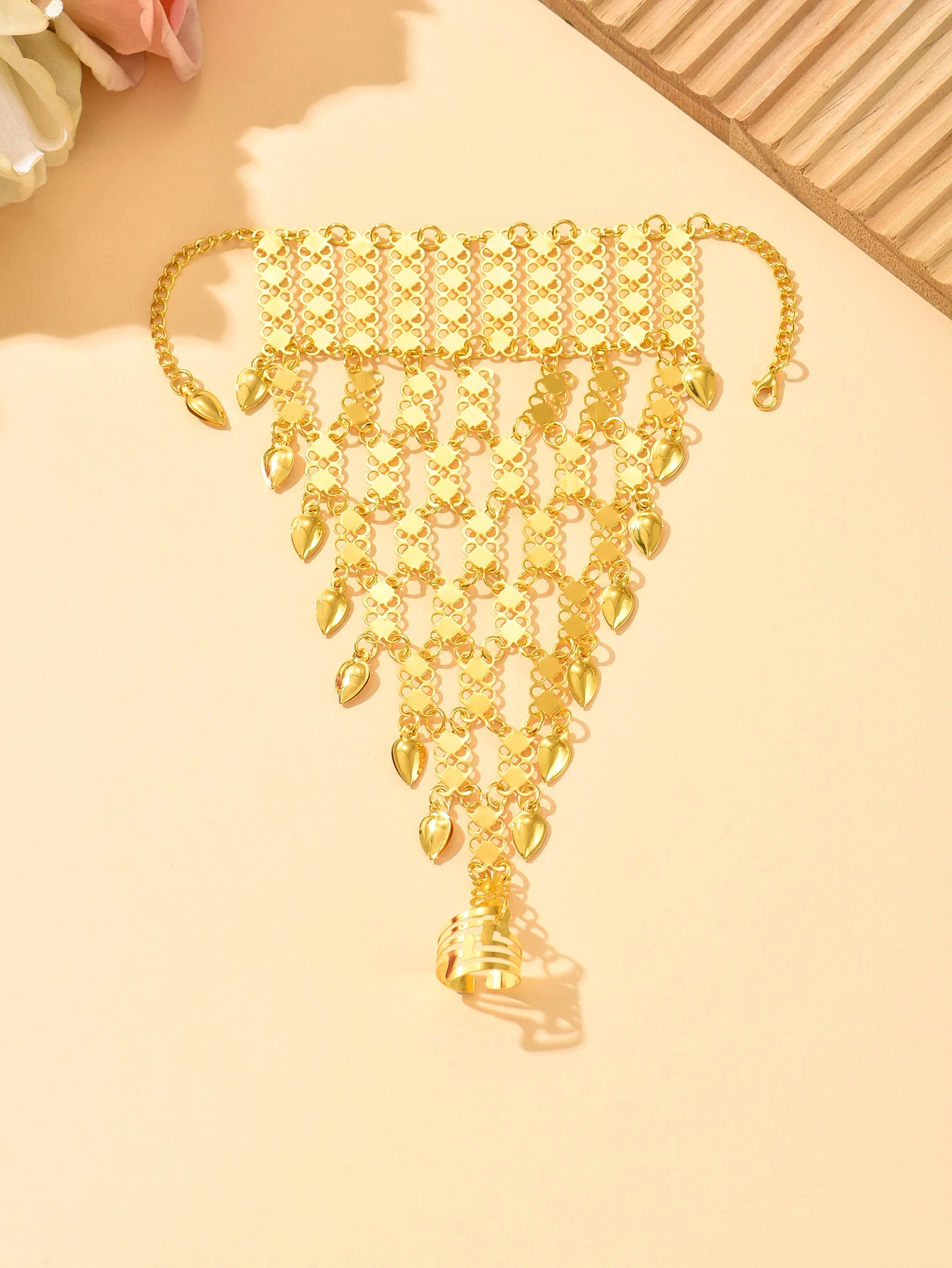 

Handmade Gilded Heavy Duty Finger Interconnected Tassel Bracelet Arab Luxury Dance Party Festival Wear Special Features