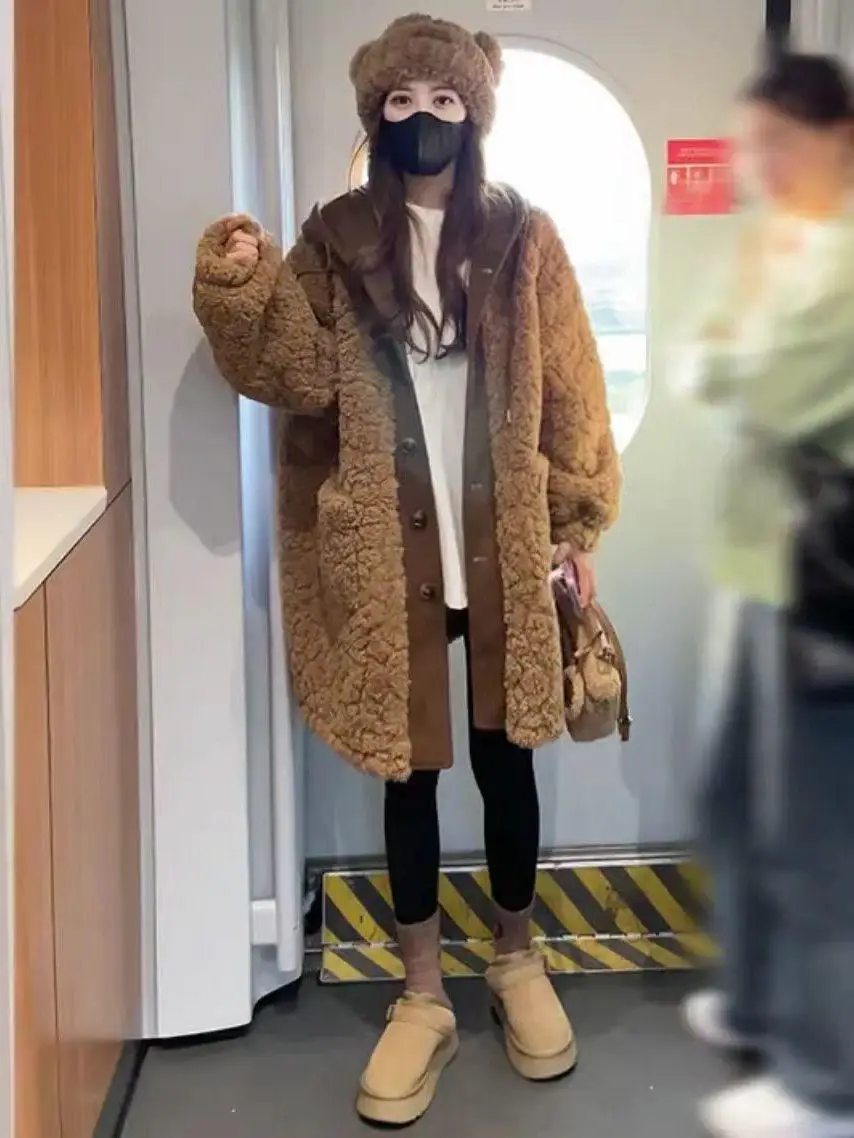 Kurtka z wełny jagnięcej damska cargo boyfriend styl militarny detal safari patchwork element płótno bomber moda klasyczna