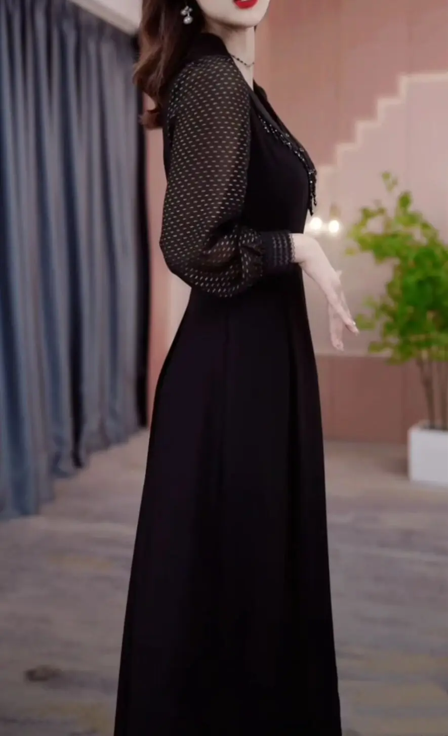 Advanced Fashion Dress with Elegant Cinched Waist Show Western-style Two Medium Long Heavy-duty Dresses Reduction and Vacation