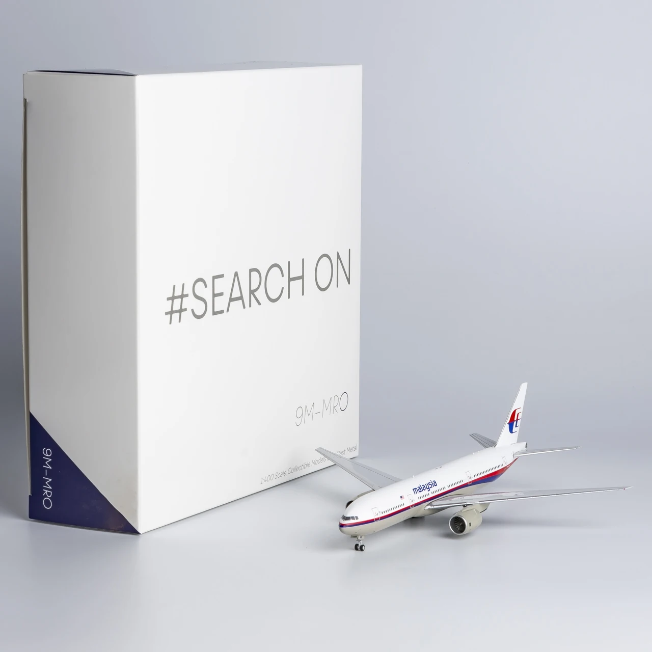 72053 Alloy Collectible Plane Gift NG Model 1:400 Malaysia Airlines Boeing B777-200ER Diecast Aircraft Jet Model 9M-MRD