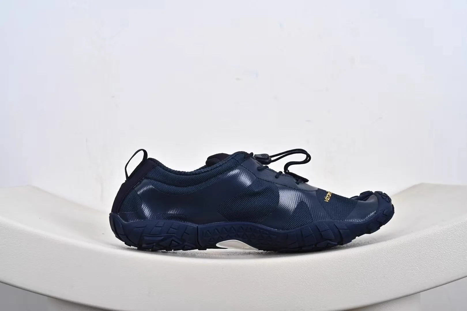 2025 Premium Unisex Five-Toe Casual Weightlifting Sneakers Hiking Shoes Fitness Yoga Mesh Sneakers Excellent
