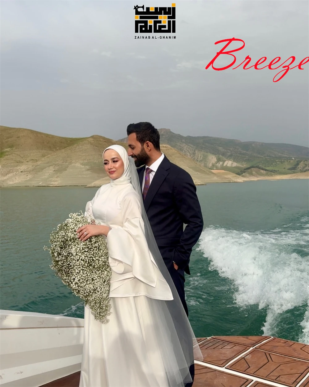 

Customized High Quality White Satin Wedding Dress Temperament High Necklin Long Sleeves Chapel Train A-Line Bridal Gowns