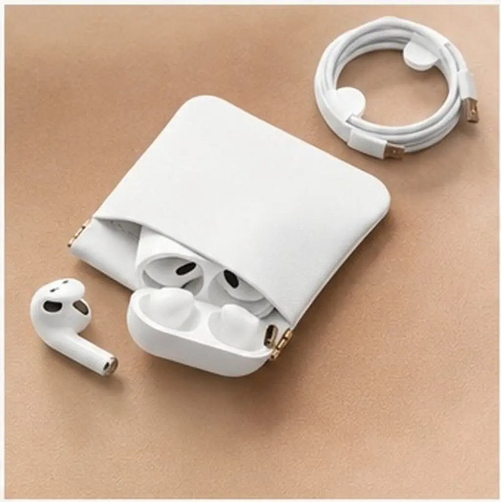 Earphone Pouch with Automatic Spring Clip Closure Slim Lightweight Protective Case for Earbuds Headphones USB
