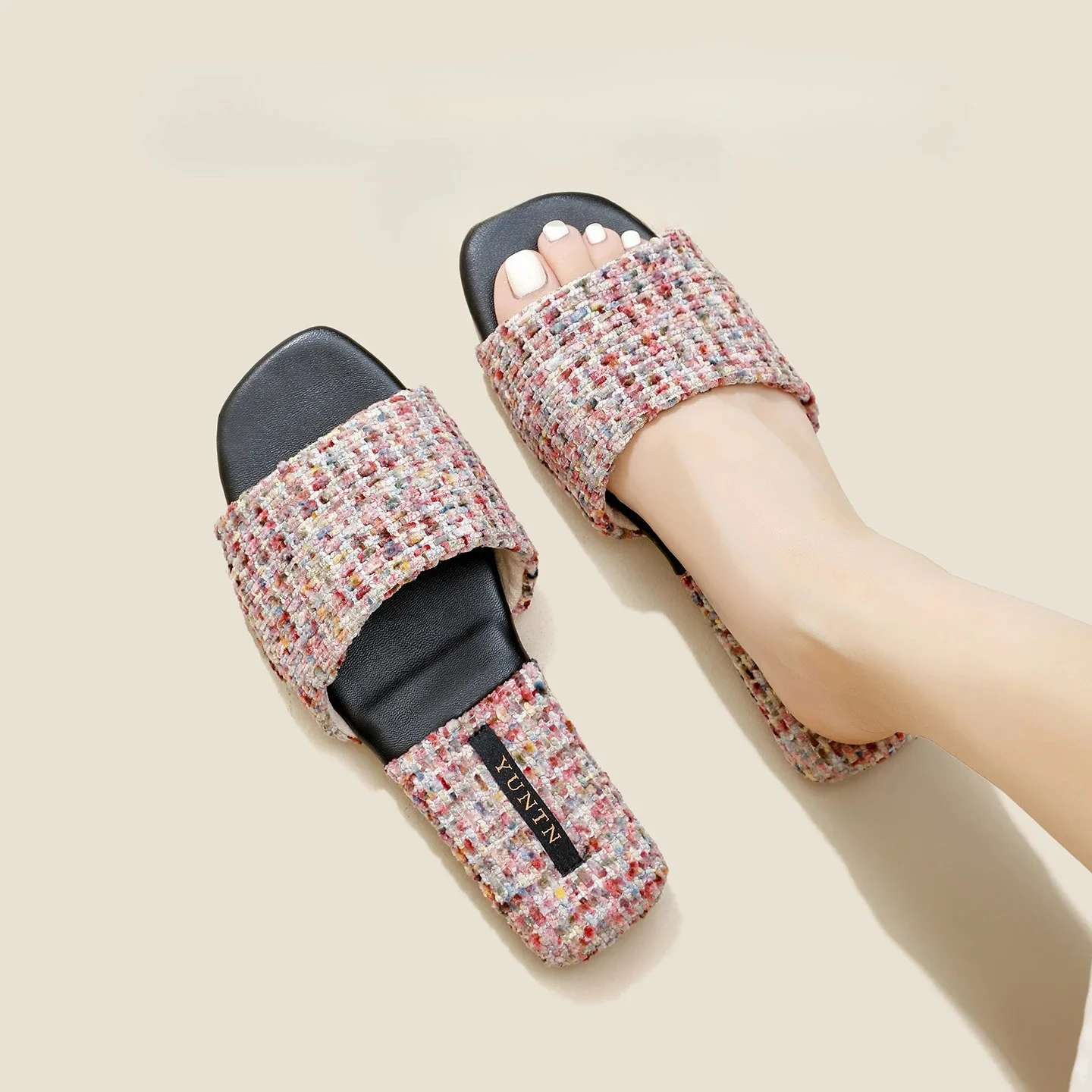 

Summer Luxury Style High-end Monet Impression Fashion Open-toe Leather Slippers for Women with Non-slip Rubber Sole for Home Use