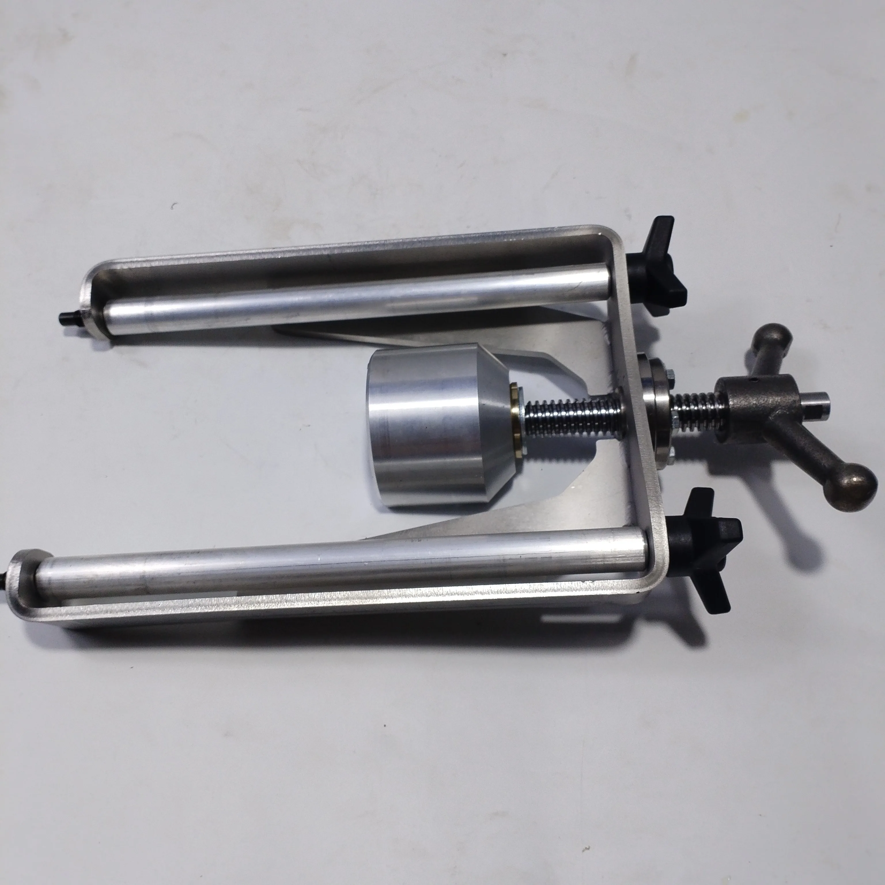 

Genuine for MTU New di esel Engine Parts Fitting/removal Device F6789889