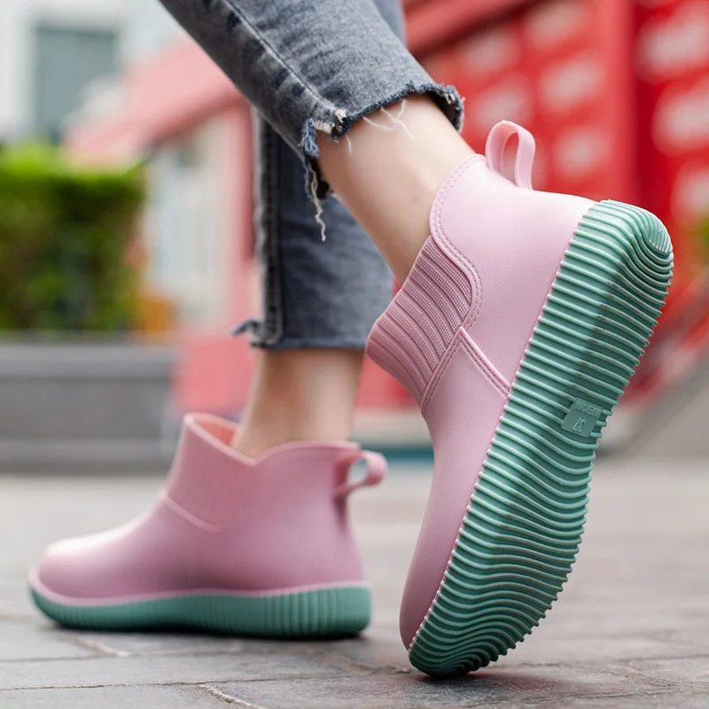 

Fashionable Low-Cut Women's Rain Boots Waterproof Slip-Resistant Work Shoes for Outdoor Use Spring Autumn Seasonal PVC Material