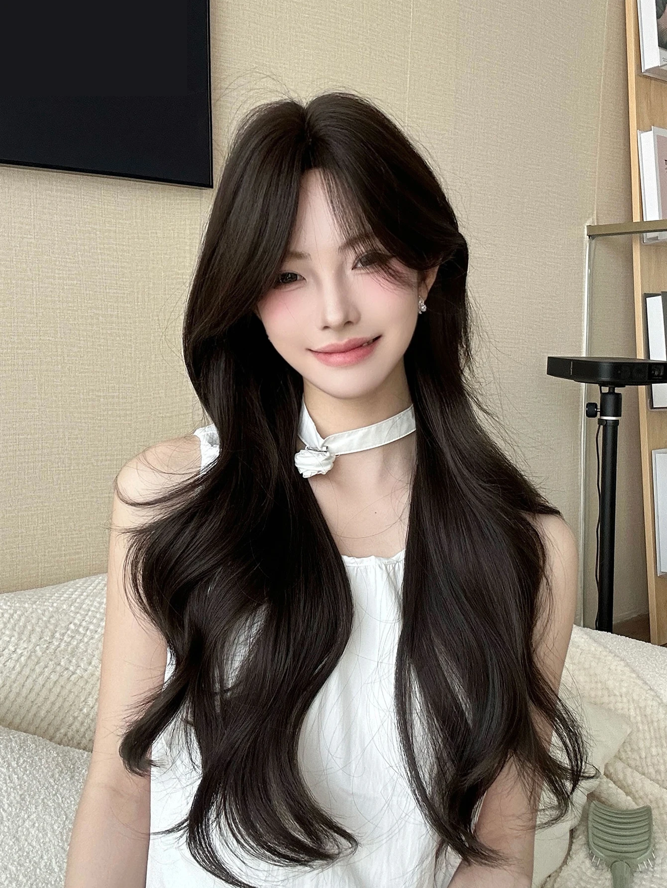 28Inch Dark Brown Color Lady Style Synthetic Wigs Middle Part Long Wavy Hair for Women Daily Use Cosplay Party Heat Resistant