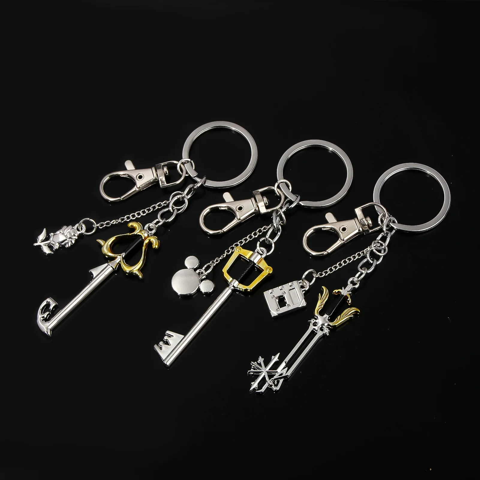 Hot Game Kingdom Hearts Key Keychains Sora Crown Roxas Keyblade Paopu Fruit Weapon Pendants