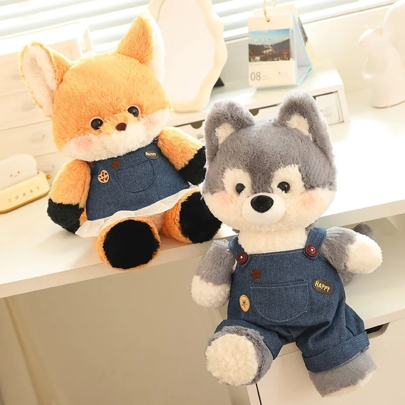 Adorável sonhador dos desenhos animados raposa lobo brinquedos de pelúcia fofo confortável huggable raposa lobo boneca vestindo jeans saia jeans presente perfeito para crianças