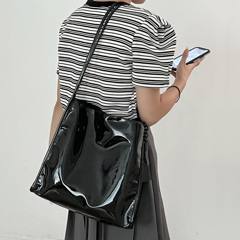 Luxury Designer Women\'s Tote Bag Fashion Patent Leather Glossy Underarm Shoulder Bags Large Capacity Commuting Handbags