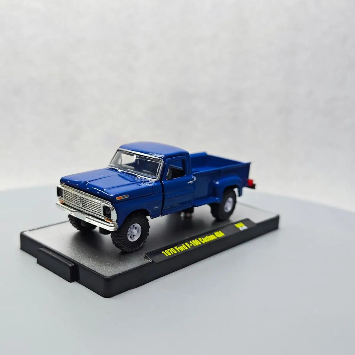 M2 Machines 1/64 1970 Ford F-100 Custom 4*4 Die-cast alloy car model collection display child gift