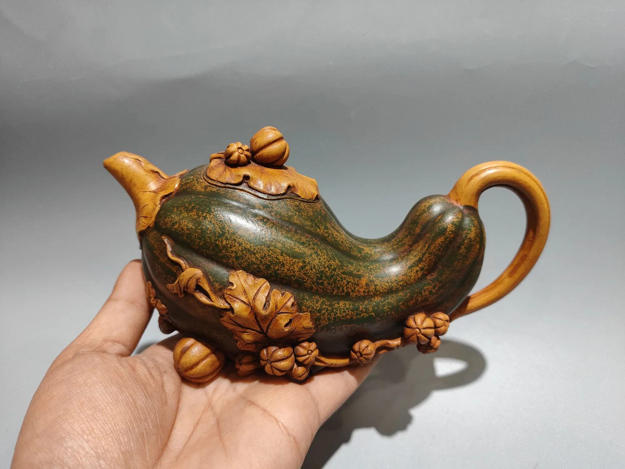 Yixing Purple Clay Teapot Melon shaped pot Melons and fruits are everywhere melon vine Two tone teapot Kettle Teapot Ornament